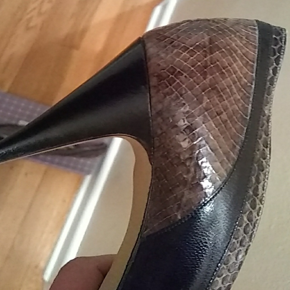 Shoes - Picture 4 of 8